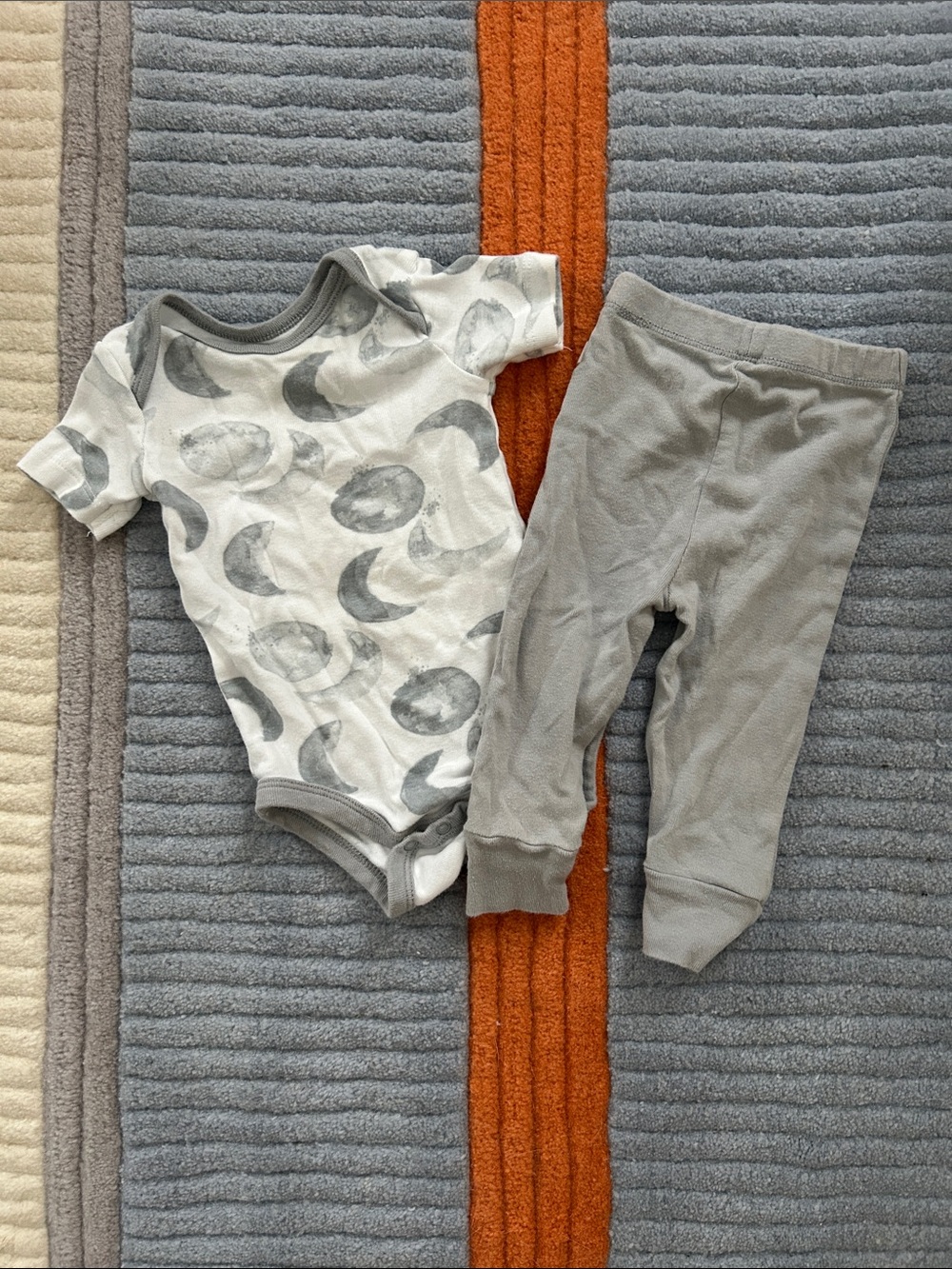Burt’s Bees Baby 0-3 Outfit
